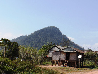 Sau những bản làng của người Ca Dong, Xê Đăng . Ảnh: Nguyễn Huy Sau những bản làng của người Ca Dong, Xê Đăng