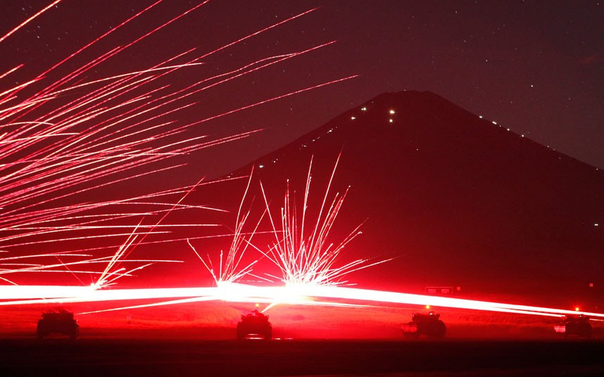 Hình ảnh pháo nổ trong đêm 21-8 