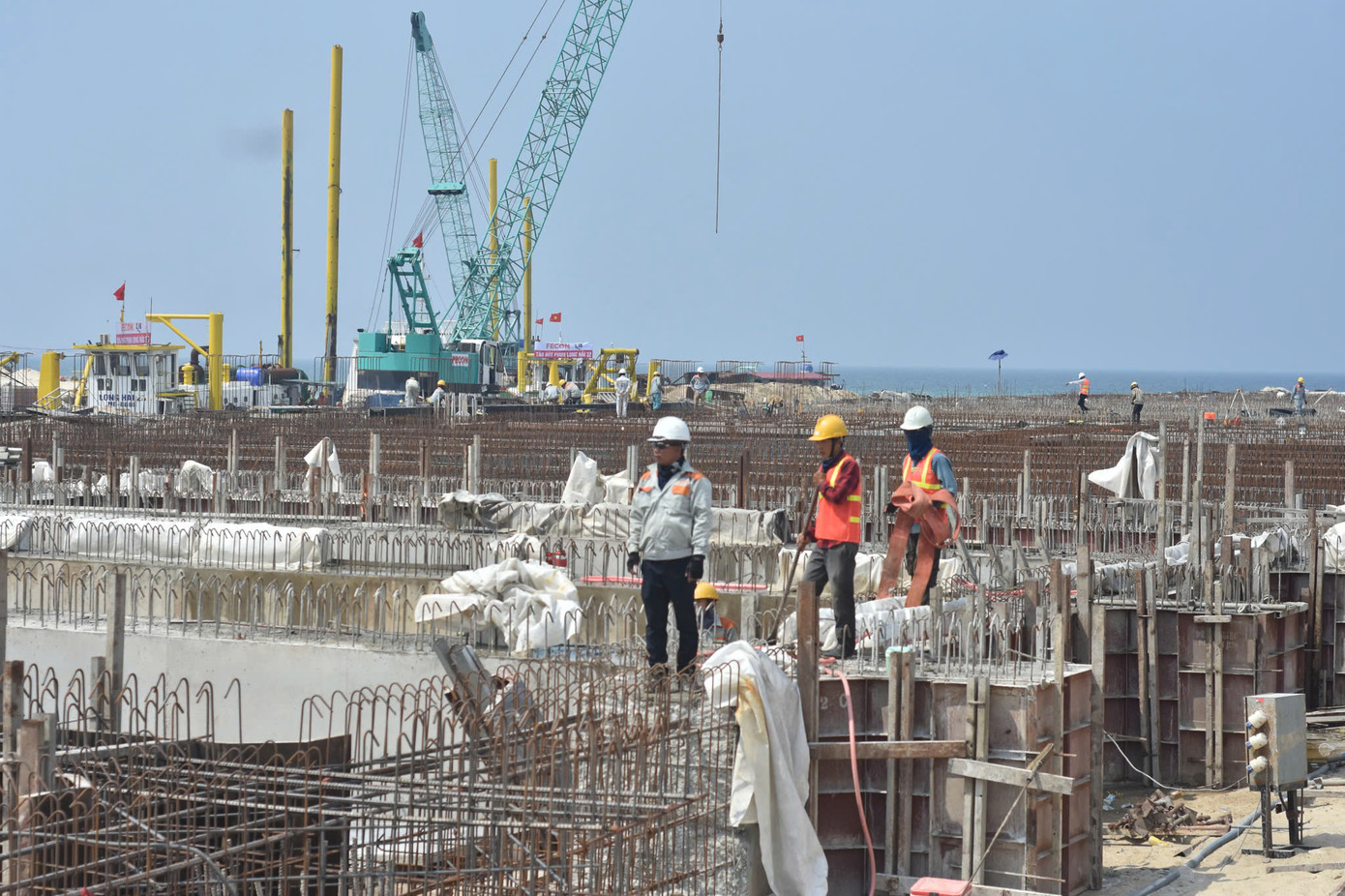 Cảng biển nước sâu Mỹ Thủy tỉnh Quảng Trị có quy mô lớn, với tổng mức đầu tư gần 15.000 tỷ đồng, cần được theo dõi, quản lý thường xuyên để đảm bảo chất lượng và tiến độ xây dựng Cảng biển nước sâu Mỹ Thủy tỉnh Quảng Trị có quy mô lớn, với tổng mức đầu tư gần 15.000 tỷ đồng, cần được theo dõi, quản lý thường xuyên để đảm bảo chất lượng và tiến độ xây dựng