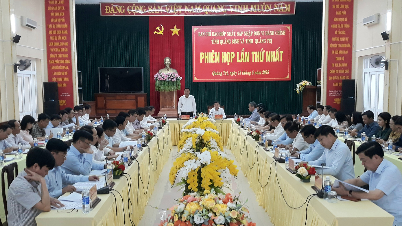 Phiên họp lần thứ nhất Ban Chỉ đạo hợp nhất, sáp nhập đơn vị hành chính tỉnh Quảng Bình và tỉnh Quảng Trị, 13/5/2025