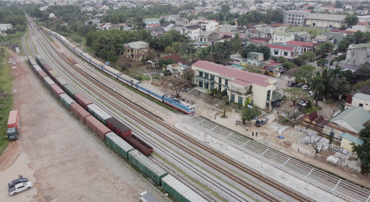 Tổng Công ty Đường sắt Việt Nam ủng hộ việc lập tàu khách tuyến Đông Hà - Đồng Hới phục vụ nhu cầu thiết thực của cán bộ, nhân dân khi hợp nhất hai tỉnh Quảng Trị và Quảng Bình Ảnh minh họa. Tổng Công ty Đường sắt Việt Nam ủng hộ việc lập tàu khách tuyến Đông Hà - Đồng Hới phục vụ nhu cầu thiết thực của cán bộ, nhân dân khi hợp nhất hai tỉnh Quảng Trị và Quảng Bình Ảnh minh họa.