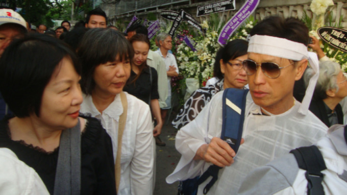 Danh ca Tuấn Ngọc tiễn bố vợ - Dũng Pro 