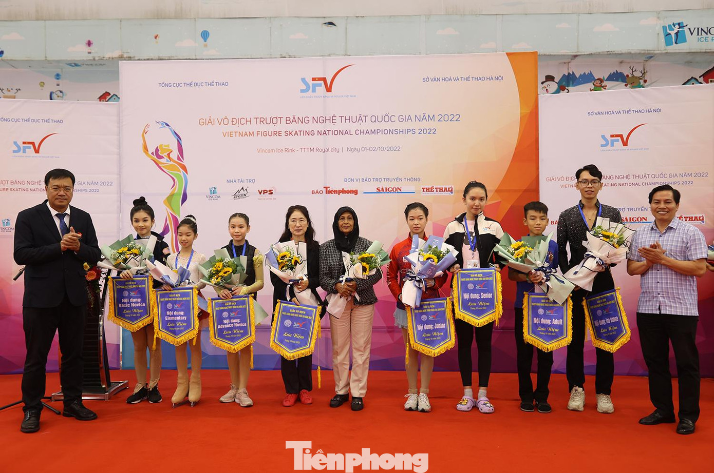 Giải vô địch quốc gia đầu tiên của môn trượt băng Nghệ thuật Việt Nam được tổ chức theo tiêu chuẩn chuyên môn của Liên đoàn Trượt băng quốc tế với sự tham gia của 5 chuyên gia đến từ các nước: Hàn Quốc, Thái Lan, Indonesia và Maylaysia cùng 7 trọng tài trong nước (trọng tài chính và trọng tài phụ)