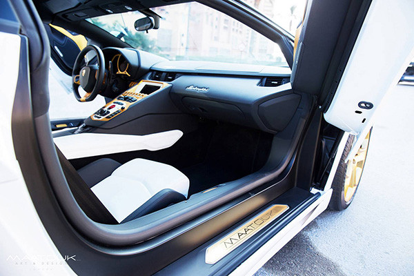 Mê mẩn trước Lamborghini Aventador độ vàng ròng ảnh 10