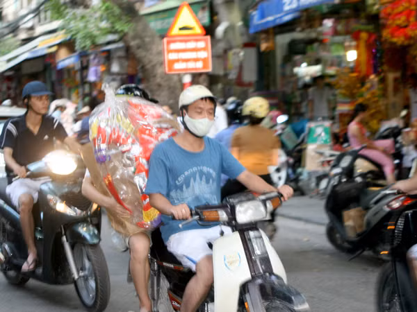 Nhộn nhịp tại phố Hàng Mã