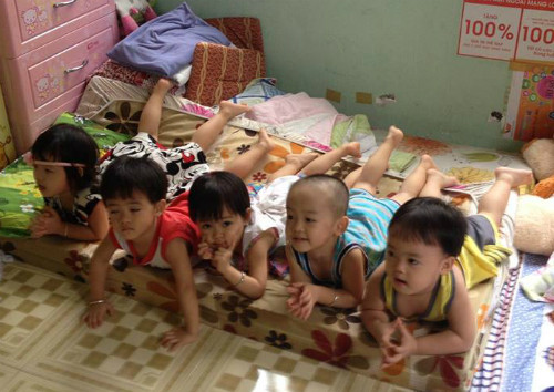 Tuổi lên ba của các bé trong ca sinh năm đầu tiên tại Việt Nam ảnh 2