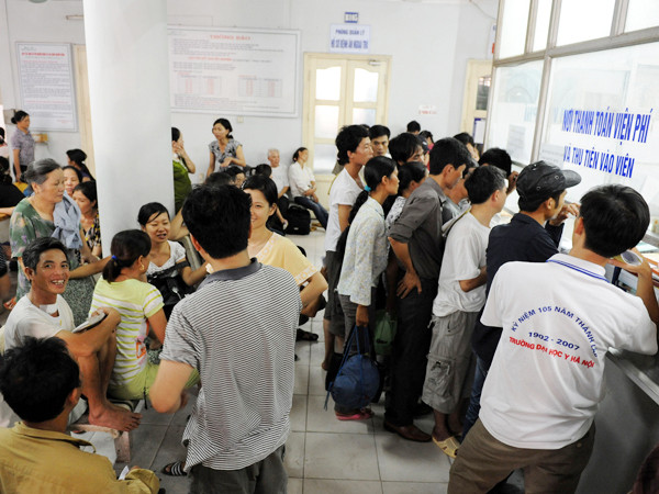 Tăng viện phí, người nghèo chịu thiệt đầu tiên. Ảnh: Thanh Hải