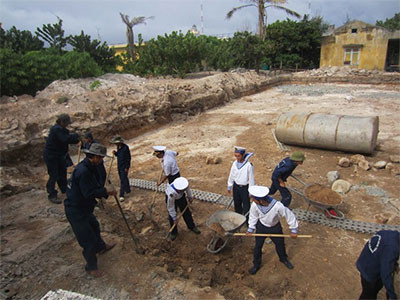 Hoạt động lao động cộng sản trên đảo