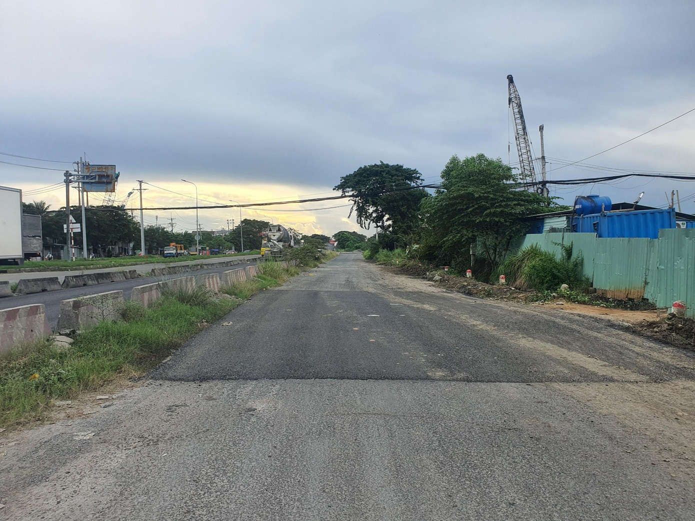 Sau khi bị Sở GTVT "tuýt còi", chủ đầu tư dự án đã yêu cầu các nhà thầu khẩn trương khắc phục, tái lập mặt đường bị hư hỏng. Sau khi bị Sở GTVT "tuýt còi", chủ đầu tư dự án đã yêu cầu các nhà thầu khẩn trương khắc phục, tái lập mặt đường bị hư hỏng.