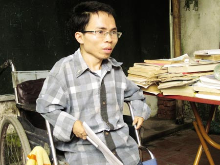Người thầy trên xe lăn Chu Quang Đức