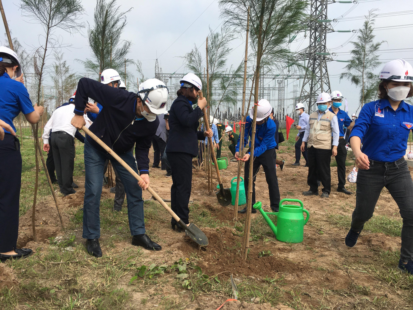 Đoàn viên thanh niên hưởng ứng trồng cây xanh tại Nhà máy Nhiệt điện Thái Bình 2 Đoàn viên thanh niên hưởng ứng trồng cây xanh tại Nhà máy Nhiệt điện Thái Bình 2