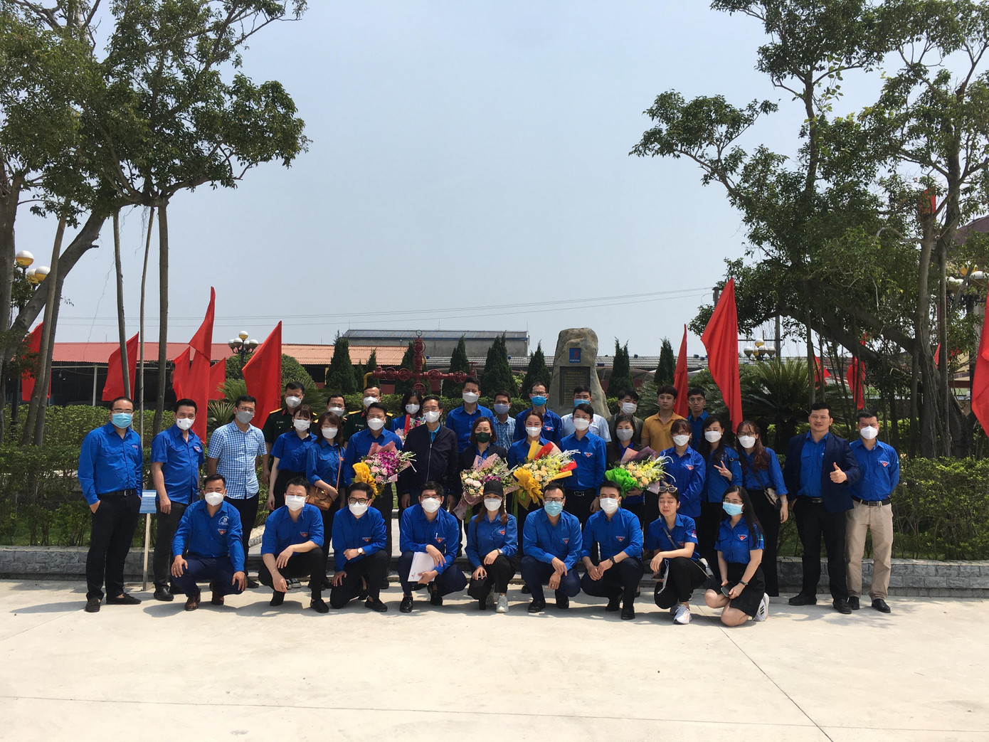 Đoàn thanh niên Tập đoàn Dầu khí tham quan Khu lưu niệm Công trình khai thác dầu khí đầu tiên tại Việt Nam Đoàn thanh niên Tập đoàn Dầu khí tham quan Khu lưu niệm Công trình khai thác dầu khí đầu tiên tại Việt Nam