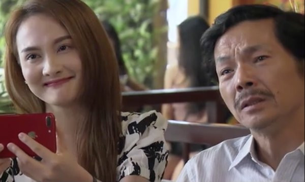 Biên kịch hé lộ xúc động về cảnh quay Ánh Dương hát 'Papa' trong Về nhà đi con ảnh 2