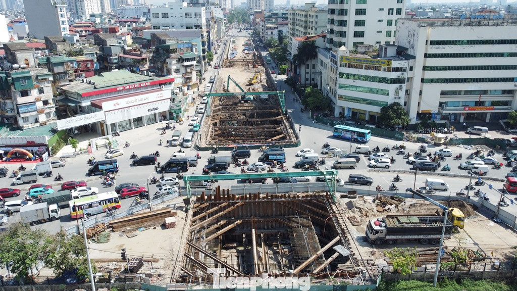 Hiện trạng thi công hầm chui vượt đường Giải Phóng trong ngày 30/10.