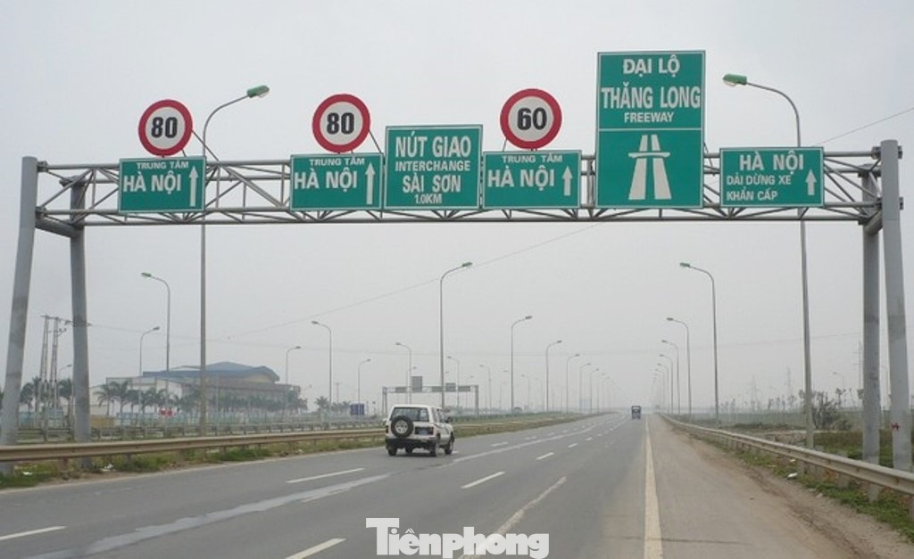 Dự án thứ hai, cũng do Ban Dân dụng Hà Nội làm chủ đầu tư là cao tốc Đại lộ Thăng Long nối dài đoạn từ Quốc lộ 21 đến cao tốc Hà Nội - Hòa Bình cũng đang giải ngân chậm.