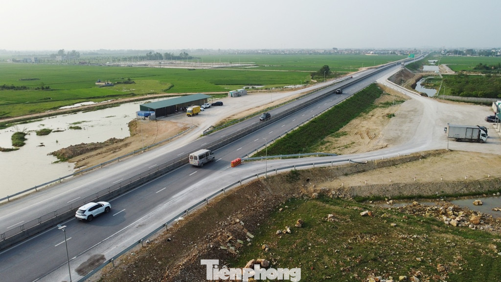 Trạm dừng nghỉ đầu tiên (thứ nhất) trong danh sách này được xây dựng tại trên cao tốc Mai Sơn - QL45, vị trí xây dựng tại Km329+700 thuộc xã Đông Hòa, huyện Đông Sơn, tỉnh Thanh Hoá.