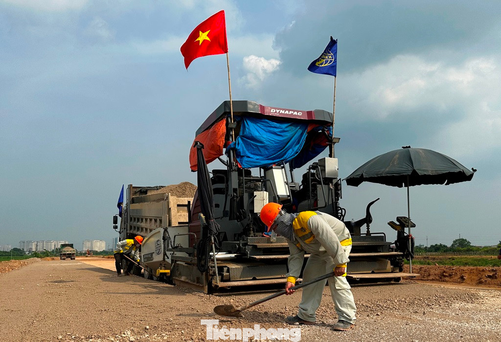 Công trường thi công dự án đường Vành đai 4 Hà Nội. Công trường thi công dự án đường Vành đai 4 Hà Nội.