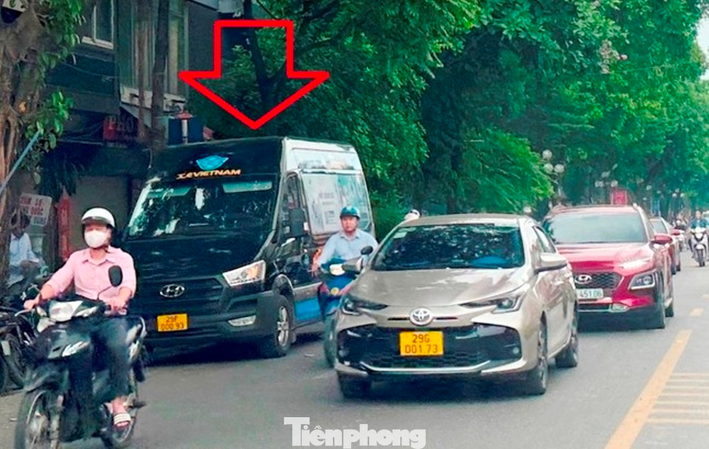 Văn phòng nhà xe thứ ba là nhà xe “X.E Viet Nam” có địa điểm giao dịch tại số 285 Lê Duẩn. Văn phòng nhà xe thứ ba là nhà xe “X.E Viet Nam” có địa điểm giao dịch tại số 285 Lê Duẩn.