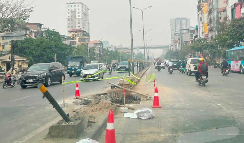 Đường Giải Phóng đang sửa chữa theo kế hoạch duy tu, sửa chữa của Ban Duy tu, Sở GTVT Hà Nội. Đường Giải Phóng đang sửa chữa theo kế hoạch duy tu, sửa chữa của Ban Duy tu, Sở GTVT Hà Nội.