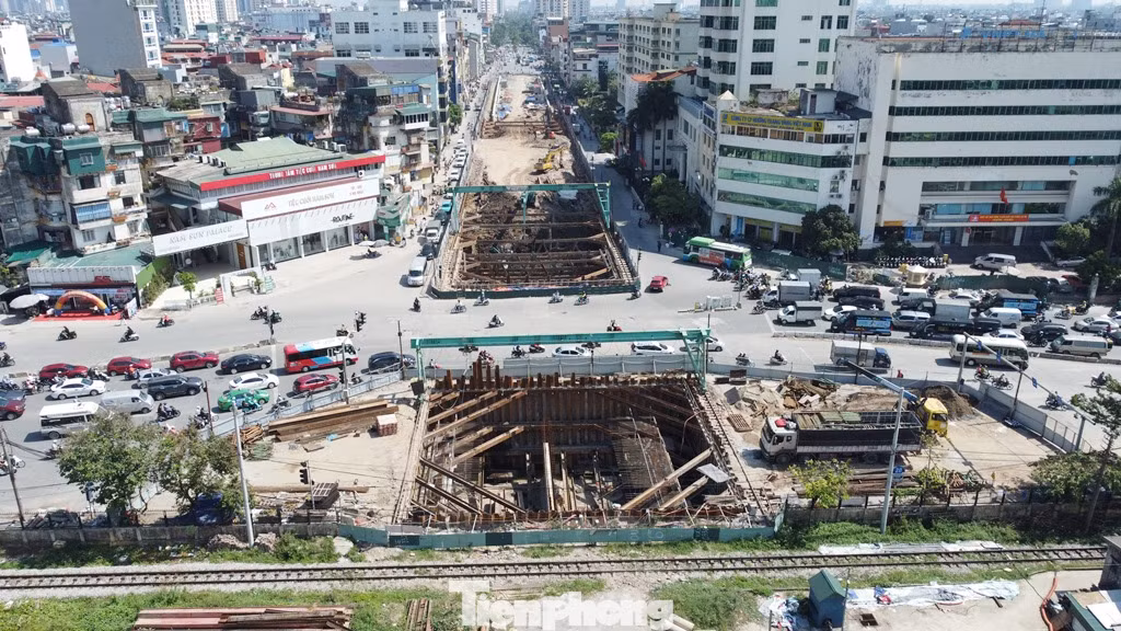 Để hoàn thiện dự án đường Vành đai 2,5, năm 2022 thành phố Hà Nội đã giao cho Ban QLDA đầu tư xây dựng công trình giao thông thực hiện dự án hầm chui trị giá hơn 700 tỷ đồng (vốn ngân sách) giúp đường Vành đai 2,5 tránh giao cắt với đường Giải Phóng (QL1).