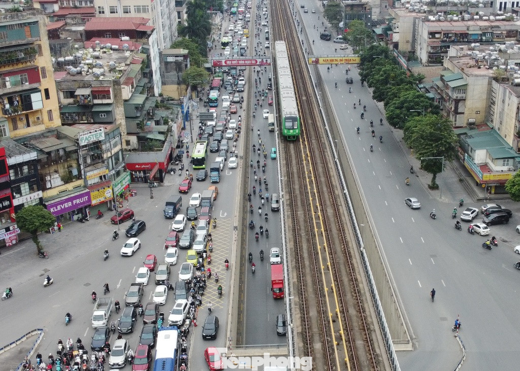 Đường Nguyễn Trãi hướng Hà Đông để đi nội thành ùn tắc kéo dài.