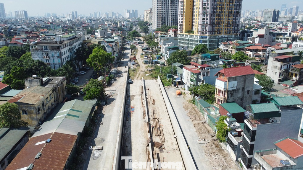 Tuy nhiên theo tiến độ thi công, dự án hầm chui có thời gian hoàn thành vào năm 2025 đang có nguy cơ chưa có đường lên xuống hầm khi thông xe. Tuy nhiên theo tiến độ thi công, dự án hầm chui có thời gian hoàn thành vào năm 2025 đang có nguy cơ chưa có đường lên xuống hầm khi thông xe.