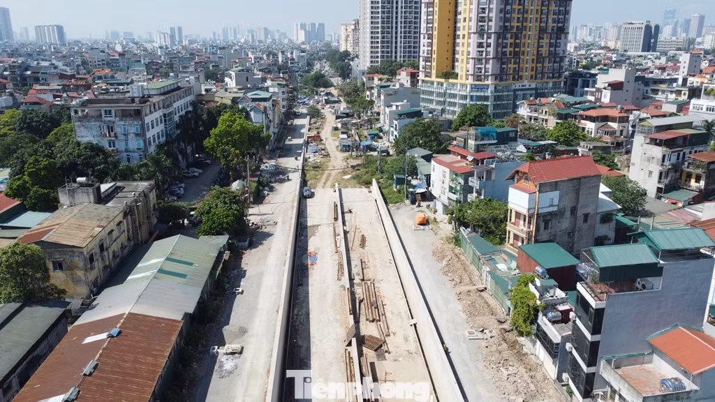Tuy nhiên theo tiến độ thi công, dự án hầm chui có thời gian hoàn thành vào năm 2025 đang có nguy cơ chưa có đường lên xuống hầm khi thông xe.