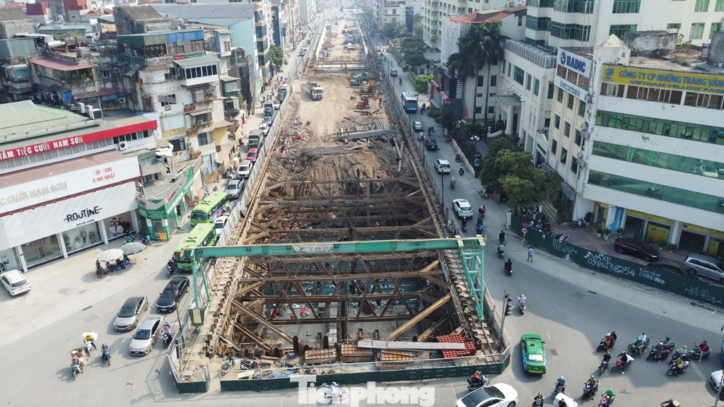 Nhằm hoàn thiện đường Vành đai 2,5 và tránh xung đột giao thông khi tuyến đường giao cắt với QL1 (đường Giải Phóng), tháng 10/2022, UBND thành phố Hà Nội đã khởi công dự án hầm chui tại nút giao Giải Phóng - Kim Đồng.