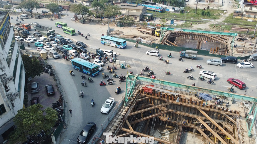 Dự án Vành đai 2,5 đoạn Đầm Hồng - QL1 (Giải Phóng) được đầu tư theo hình thức BT. Tuy để công trình thi công nhanh, hoàn thành sớm, UBND thành phố Hà Nội đã chi ngân sách để đầu tư cho công trình hầm chui, với tổng kinh phí 778 tỷ đồng.