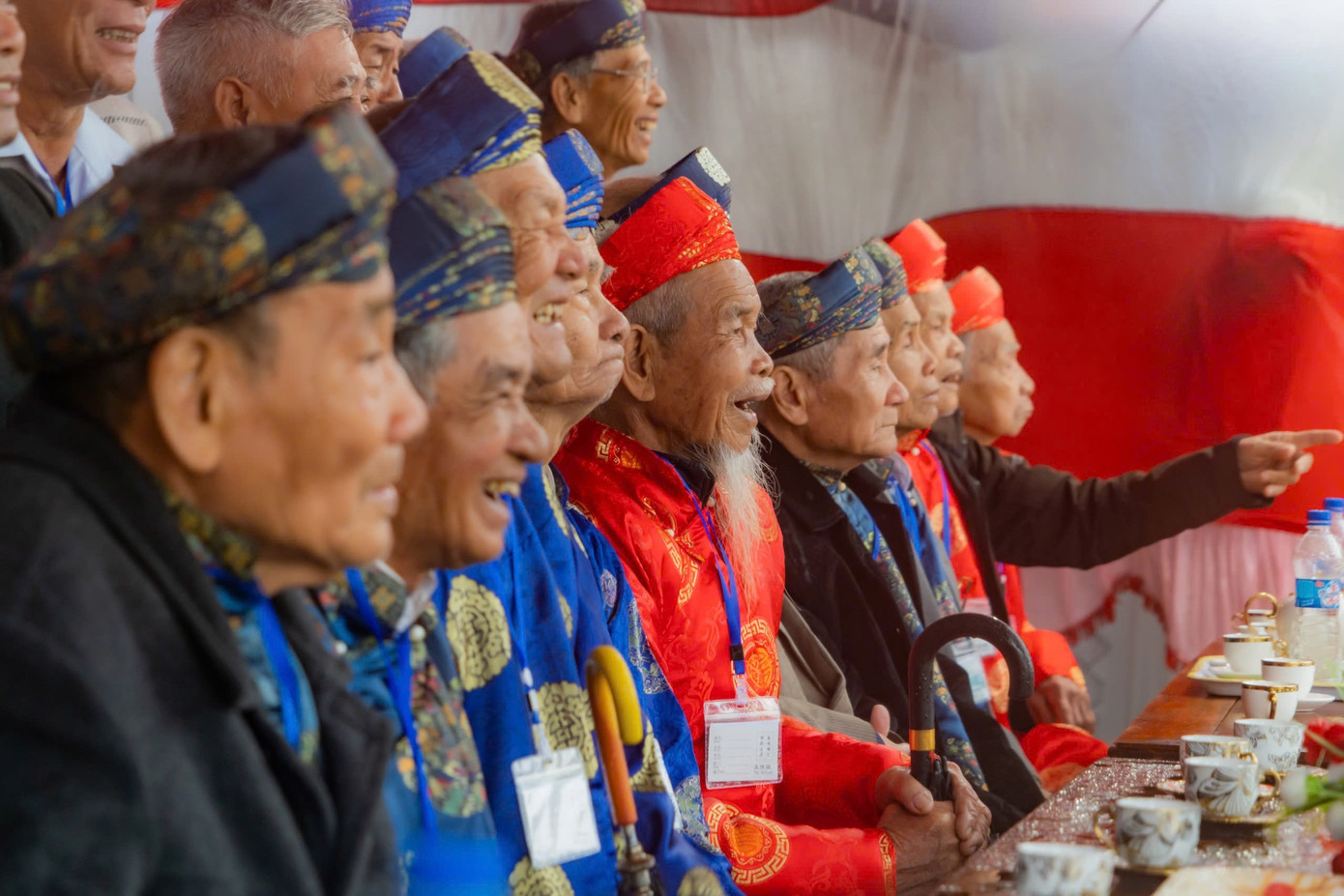 Tham dự lễ hội có ông Phan Ngọc Thọ - Nguyên Phó Bí thư Thường trực, nguyên Chủ tịch UBND tỉnh Thừa Thiên Huế, ông Võ Lê Nhật, Thành ủy viên, Bí thư quận ủy, Chủ tịch UBND quận Phú Xuân cùng chính quyền địa phương, Hội đồng làng Triều Sơn Đông cùng đông đảo bà con nhân dân.