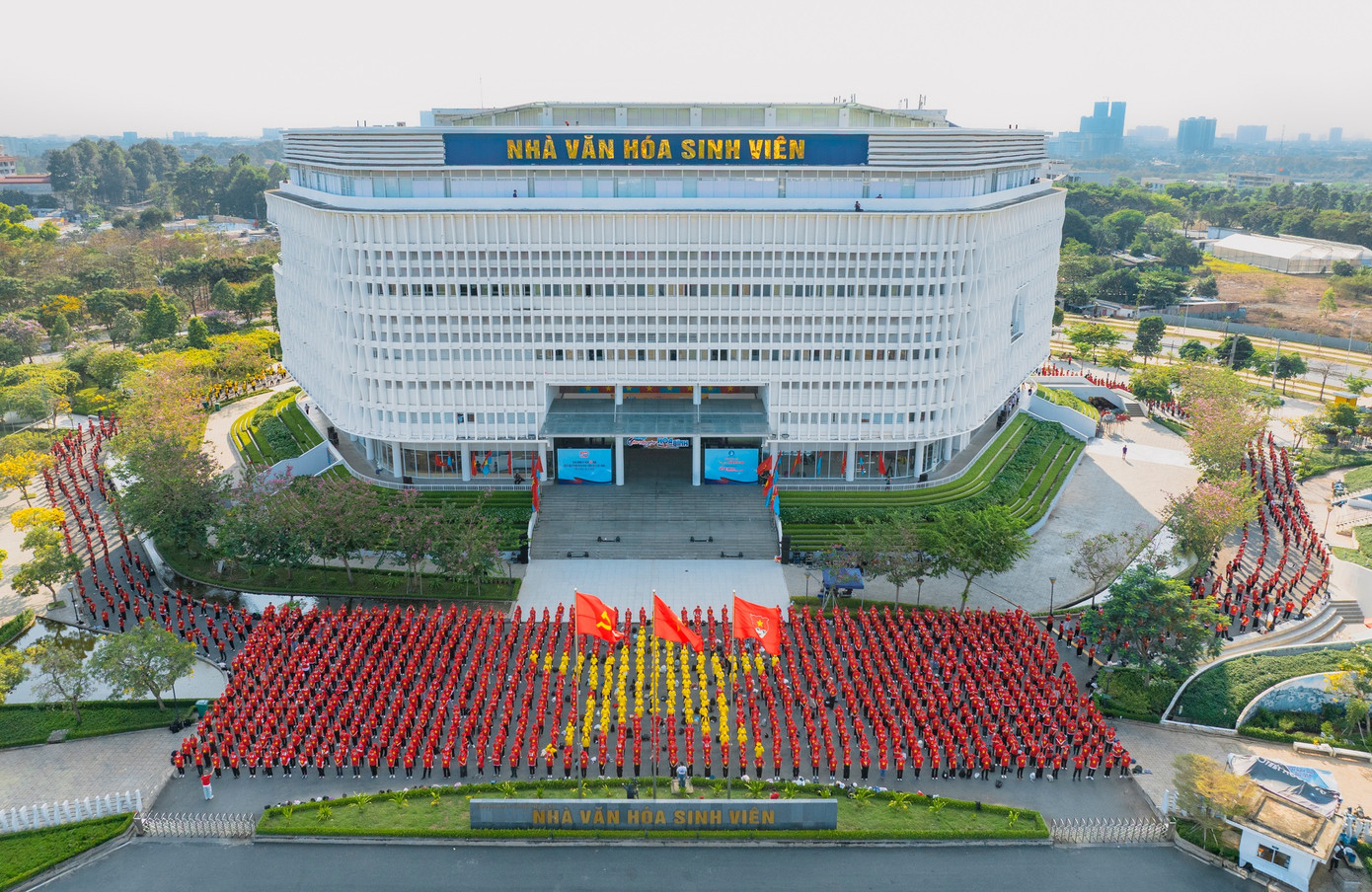 Sự kiện diễn ra vào sáng sớm ngày 20/4 và được ghi hình phát lại trên fanpage Hội Sinh viên TPHCM