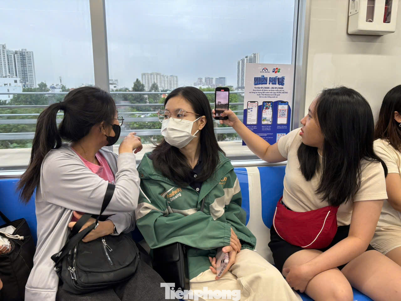 Chỗ ngồi trên tàu được lấp kín