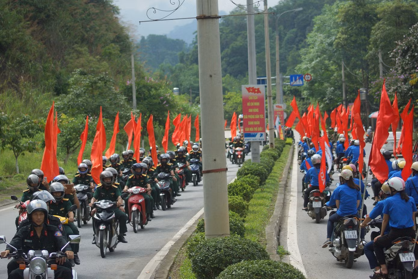 Tưng bừng ngày hội Thanh niên với văn hóa giao thông ảnh 6