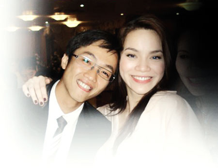 Mặc dù đã có với nhau một con con trai 2 tuổi, nhưng Hà Hồ vẫn chưa được công nhận danh phận nàng dâu. Mặc dù đã có với nhau một con con trai 2 tuổi, nhưng Hà Hồ vẫn chưa được công nhận danh phận nàng dâu