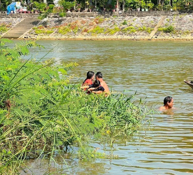 Hiện trường nơi tìm thấy thi thể hai em. Ảnh: CACC