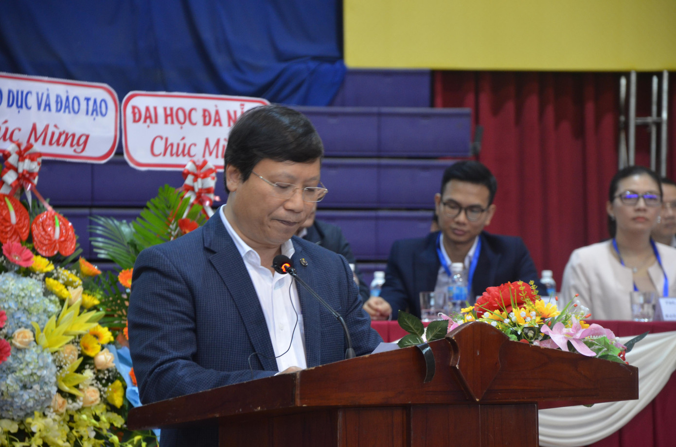 Ông Lê Quang Sơn phát biểu tại buổi khai mạc. Ảnh: Thái Lâm. Ông Lê Quang Sơn phát biểu tại buổi khai mạc. Ảnh: Thái Lâm.