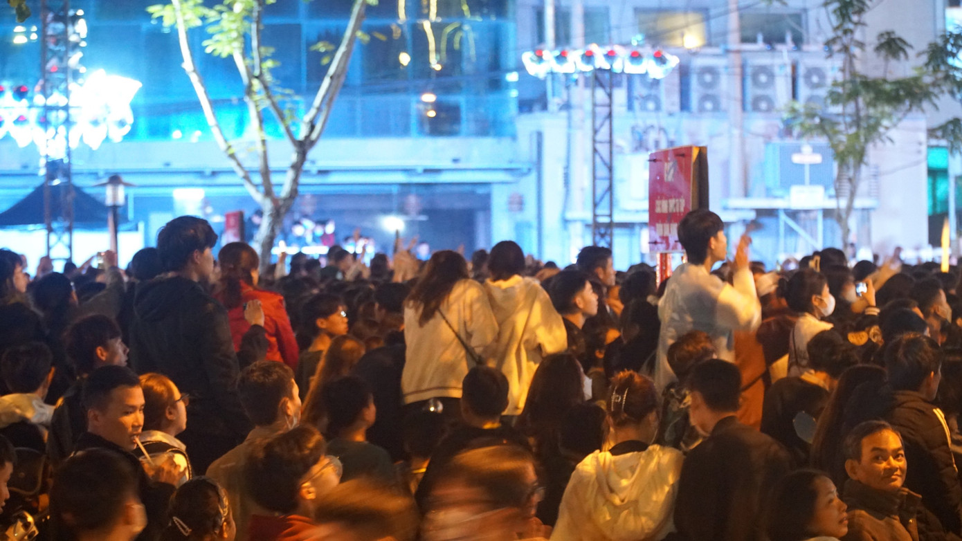 Hân hoan đón năm mới 2023, pháo hoa rực sáng bầu trời ảnh 39 Hân hoan đón năm mới 2023, pháo hoa rực sáng bầu trời ảnh 39