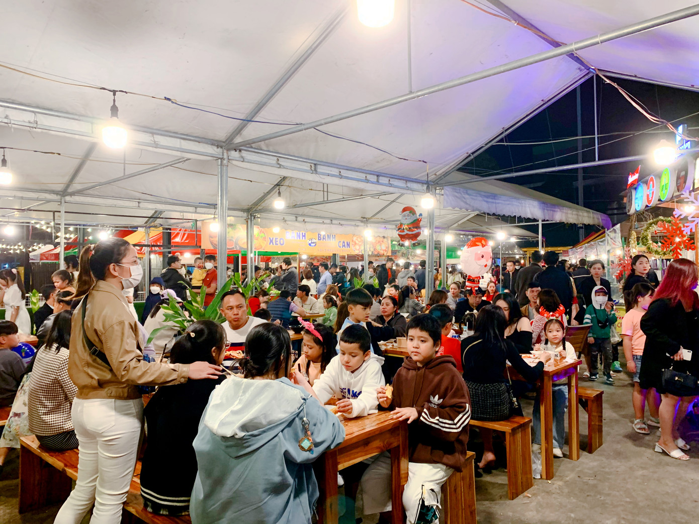 Sau 2 năm đại dịch COVID-19, TP Đà Nẵng đã triển khai nhiều hoạt động xúc tiến, truyền thông quảng bá mạnh mẽ, đầu tư các sản phẩm dịch vụ du lịch để thu hút khách.