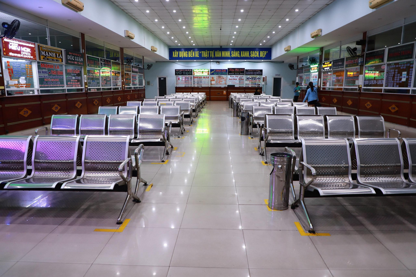 Rút kinh nghiệm từ nhiều đợt lễ trước, hành khách ưu tiên đặt vé xe online và chỉ đến quầy để lấy vé.