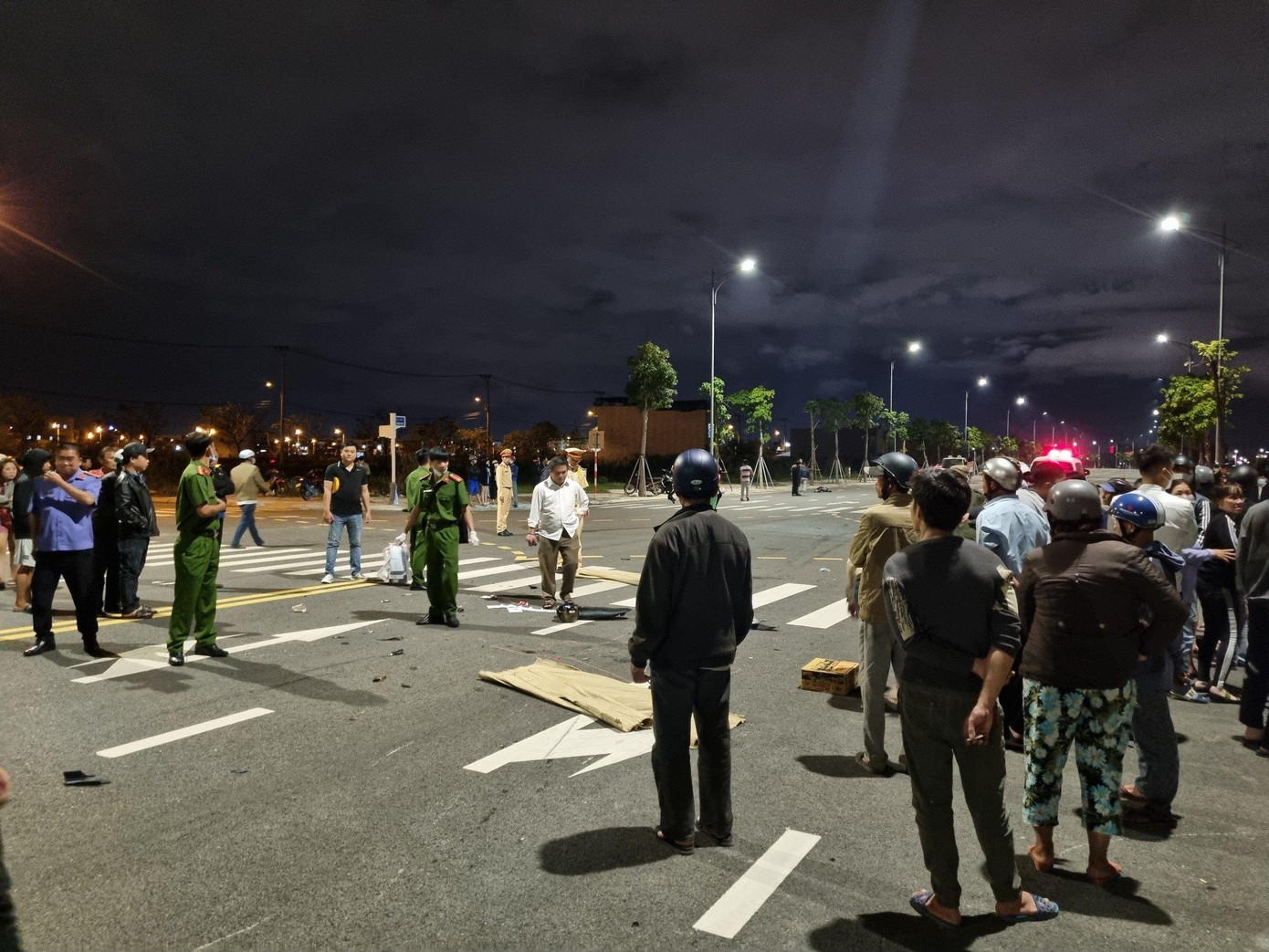 Hiện trường vụ tai nạn thương tâm khiến 3 người tử vong. Hiện trường vụ tai nạn thương tâm khiến 3 người tử vong.