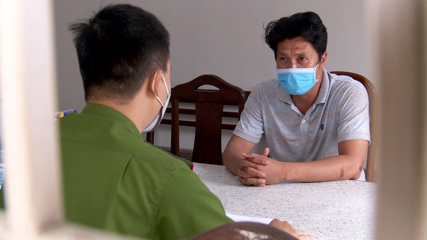 Nam tài xế làm việc tại cơ quan Công an quận Thanh Khê. Nam tài xế làm việc tại cơ quan Công an quận Thanh Khê.