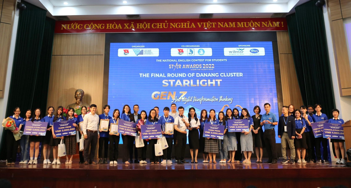 BTC trao 1 giải Nhất 10 triệu đồng; 1 giải Nhì 5 triệu đồng; 3 giải Ba 2 triệu đồng; 5 giải khuyến khích 1 triệu đồng; kèm theo các giải là quà tặng sản phẩm đến từ nhà tài trợ. Ảnh: Thái Lâm. BTC trao 1 giải Nhất 10 triệu đồng; 1 giải Nhì 5 triệu đồng; 3 giải Ba 2 triệu đồng; 5 giải khuyến khích 1 triệu đồng; kèm theo các giải là quà tặng sản phẩm đến từ nhà tài trợ. Ảnh: Thái Lâm.