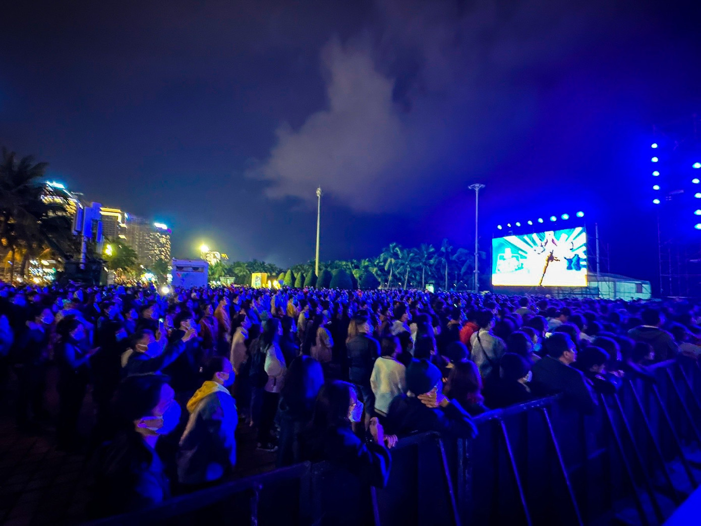 Hân hoan đón năm mới 2023, pháo hoa rực sáng bầu trời ảnh 42 Hân hoan đón năm mới 2023, pháo hoa rực sáng bầu trời ảnh 42