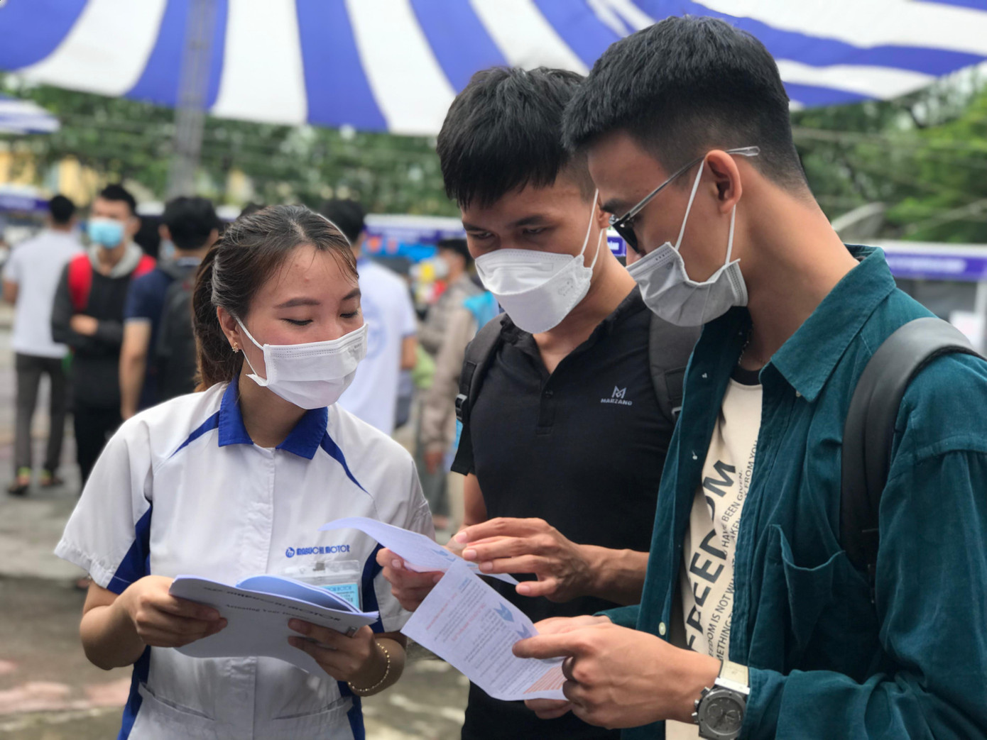 Đến với ngày hội, Trần Văn Phúc, sinh viên năm 3 khoa cơ khí giao thông ĐH Bách khoa chia sẻ: &quot;Em mong muốn sẽ tìm được vị trí phù hợp với ngành học và năm học. Bên cạnh đó, em muốn xem thử định hướng mình đi đã đúng chưa&quot;.