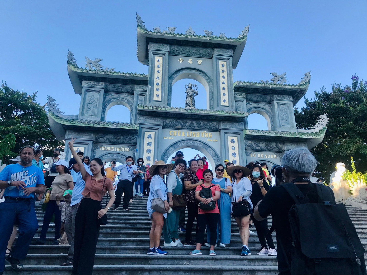 Trong những ngày nghỉ lễ Quốc khách 2/9, Chùa Linh Ứng (bán đảo Sơn Trà) và danh lam thắng cảnh Ngũ Hành Sơn (quận Ngũ Hành Sơn) thu hút lượng lớn khách du lịch đến tham quan. Đơn cử chiều 1/9 và sáng 2/9, hàng nghìn du khách đổ về chùa Linh Ứng tham quan. Trong những ngày nghỉ lễ Quốc khách 2/9, Chùa Linh Ứng (bán đảo Sơn Trà) và danh lam thắng cảnh Ngũ Hành Sơn (quận Ngũ Hành Sơn) thu hút lượng lớn khách du lịch đến tham quan. Đơn cử chiều 1/9 và sáng 2/9, hàng nghìn du khách đổ về chùa Linh Ứng tham quan.