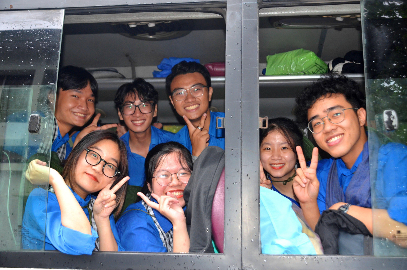 Trong niềm vui hân hoan và hứng khởi, các chiến sĩ tình nguyện sẽ lên đường đi về các địa bàn đóng quân để triển khai các phần việc ý nghĩa của mình trong khoảng thời gian tới.