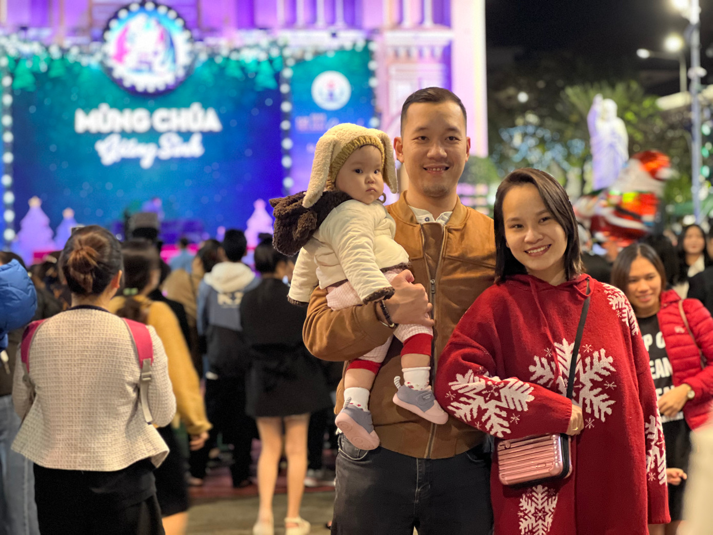 Không khí giáng sinh 2022 rộn ràng khắp nơi ảnh 56 Không khí giáng sinh 2022 rộn ràng khắp nơi ảnh 56