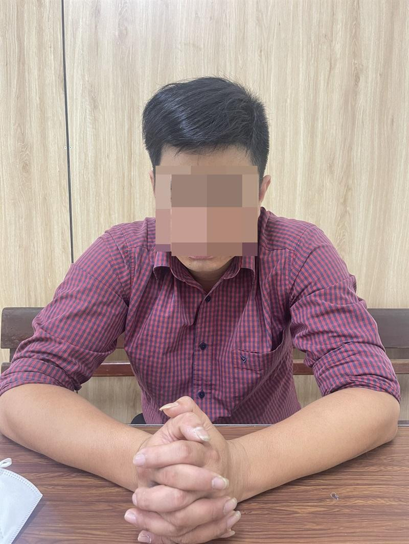 Đối tượng T. tại cơ quan Công an quận Hải Châu. Đối tượng T. tại cơ quan Công an quận Hải Châu.