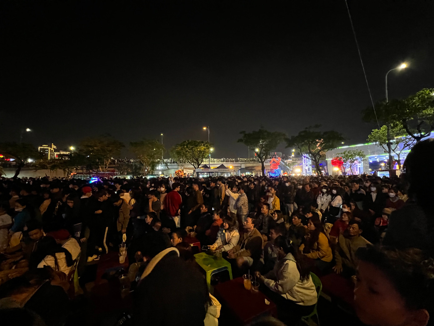 Hân hoan đón năm mới 2023, pháo hoa rực sáng bầu trời ảnh 44 Hân hoan đón năm mới 2023, pháo hoa rực sáng bầu trời ảnh 44