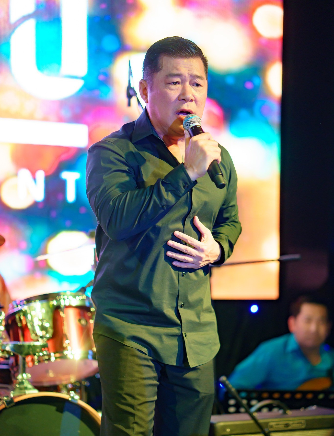 Nhạc sĩ Nguyễn Huy Điền viết những ca từ giản dị về cha mẹ.